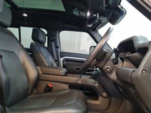 Land Rover Defender 110 D300 X-Dynamic HSE - Image 11