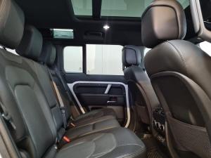 Land Rover Defender 110 D300 X-Dynamic HSE - Image 17