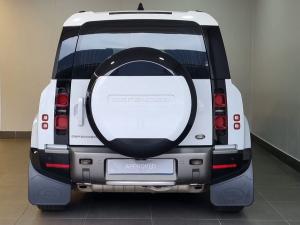 Land Rover Defender 110 D300 X-Dynamic HSE - Image 3