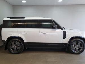 Land Rover Defender 110 D300 X-Dynamic HSE - Image 4