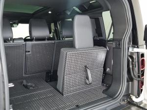 Land Rover Defender 110 D300 X-Dynamic HSE - Image 8