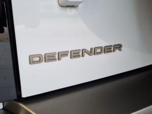 Land Rover Defender 110 D300 X-Dynamic HSE - Image 9