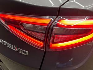 Alfa Romeo Stelvio 2.0T Veloce Q4 - Image 13
