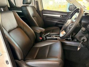 Toyota Hilux 2.8GD-6 double cab Raider auto - Image 14