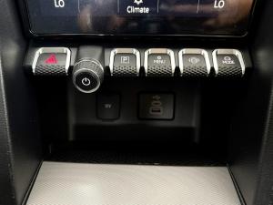 Volkswagen Amarok 2.0BiTDI double cab Life 4Motion - Image 11