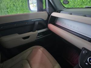 Land Rover Defender 110 D240 SE - Image 21