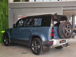 Land Rover Defender 110 D240 SE - Image 3
