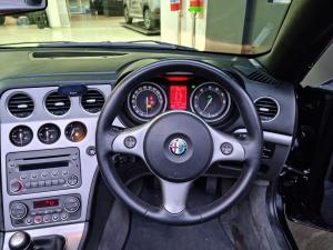 Alfa Romeo Spider 2.2 JTS - Image 11