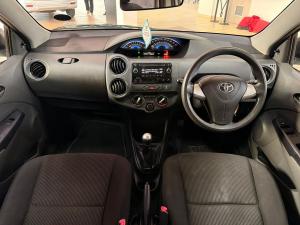 Toyota Etios hatch 1.5 Sprint - Image 14