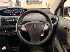 Toyota Etios hatch 1.5 Sprint - Image 16