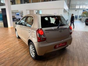 Toyota Etios hatch 1.5 Sprint - Image 7