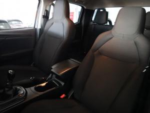 Isuzu D-Max 1.9TD double cab L manual - Image 11