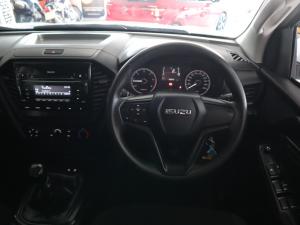 Isuzu D-Max 1.9TD double cab L manual - Image 9