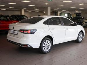 Volkswagen Polo sedan 1.6 Life - Image 10