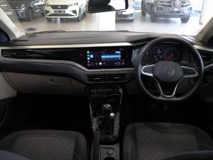 Volkswagen Polo sedan 1.6 Life - Image 11