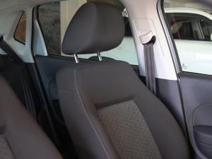 Volkswagen Polo Vivo hatch 1.4 Life - Image 16