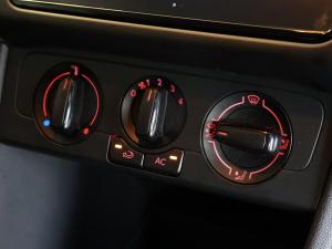 Volkswagen Polo Vivo hatch 1.4 Life - Image 25