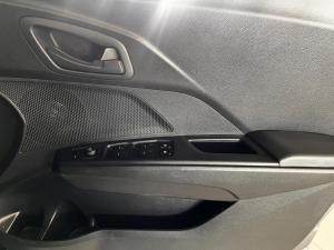 Mahindra XUV 3XO 1.2T MX2 manual - Image 6