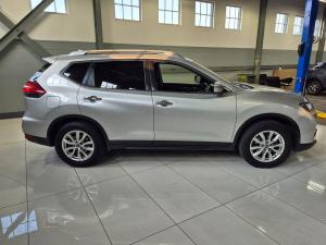 Nissan X-Trail 2.5 4x4 Acenta Tech - Image 9