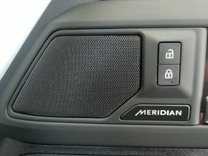 Land Rover Defender 110 D350 X-Dynamic HSE - Image 11