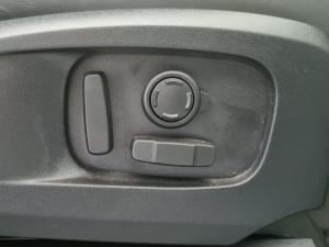 Land Rover Defender 110 D350 X-Dynamic HSE - Image 20
