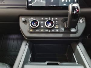 Land Rover Defender 110 D350 X-Dynamic HSE - Image 26