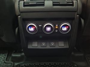Land Rover Defender 110 D350 X-Dynamic HSE - Image 28