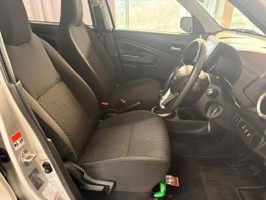 Toyota Vitz 1.0 XR manual - Image 13