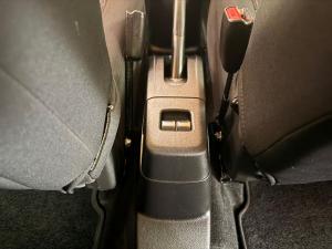 Toyota Vitz 1.0 XR manual - Image 15