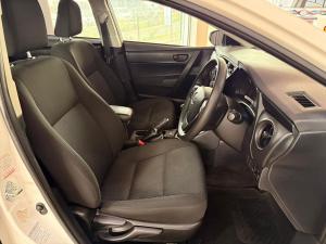 Toyota Corolla Quest 1.8 Plus manual - Image 13