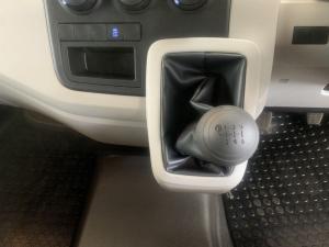 Toyota Quantum 2.8 LWB panel van manual - Image 20