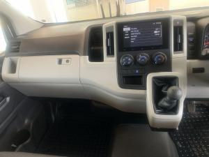 Toyota Quantum 2.8 LWB panel van manual - Image 21