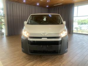 Toyota Quantum 2.8 LWB panel van manual - Image 3