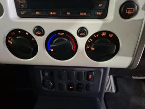 Toyota FJ Cruiser FJ Cruiser - Image 14