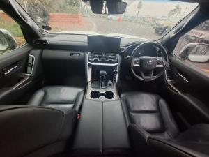 Toyota Land Cruiser 300 3.3D ZX - Image 6