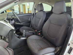 Hyundai Accent 1.6 GL/MOTION - Image 11