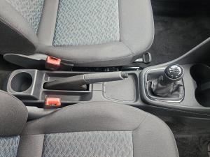 Volkswagen Polo Vivo hatch 1.4 Life - Image 11