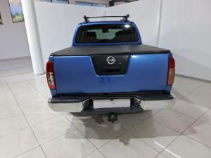 Nissan Navara 2.5dCi double cab 4x4 Safari auto - Image 13