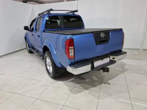 Nissan Navara 2.5dCi double cab 4x4 Safari auto - Image 3