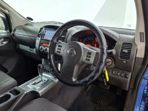 Nissan Navara 2.5dCi double cab 4x4 Safari auto - Image 7