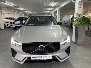 Volvo XC60 B5 AWD Plus Dark - Image 4