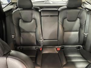 Volvo XC60 B5 AWD Plus Dark - Image 8