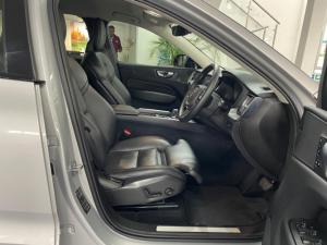Volvo XC60 B5 AWD Plus Dark - Image 9