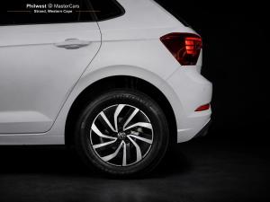 Volkswagen Polo hatch 1.0TSI Life manual - Image 24