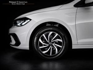 Volkswagen Polo hatch 1.0TSI Life manual - Image 26