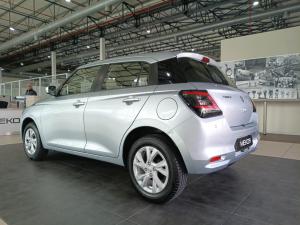 Suzuki Swift 1.2 GL+ auto - Image 4
