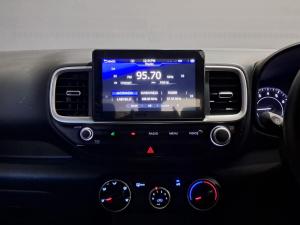 Hyundai Venue 1.0T Fluid auto - Image 12