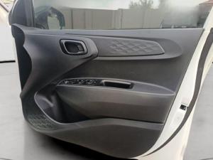 Hyundai Grand i10 1.2 Fluid hatch manual - Image 10