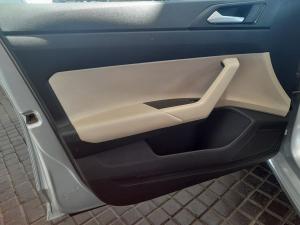 Volkswagen Polo sedan 1.6 Life - Image 13