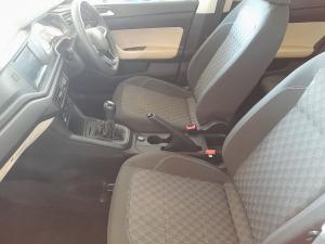 Volkswagen Polo sedan 1.6 Life - Image 14